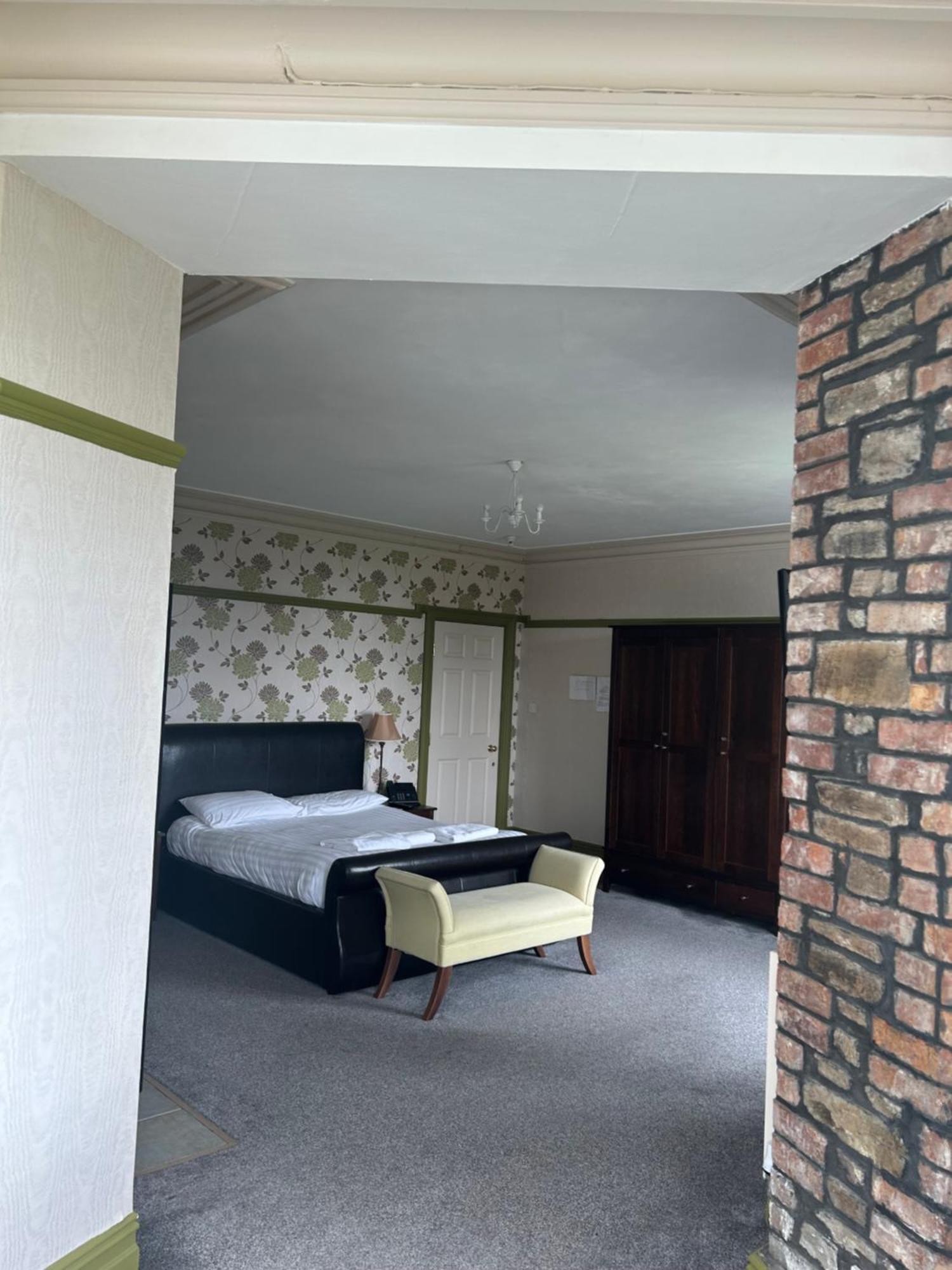 Bed and Breakfast Broadway House Логарн Екстер'єр фото